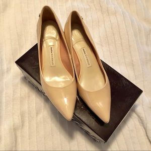 Dana Buchman small heel pumps! EUC!